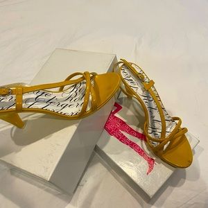 Mustard yellow/gold beautiful patent designer heel